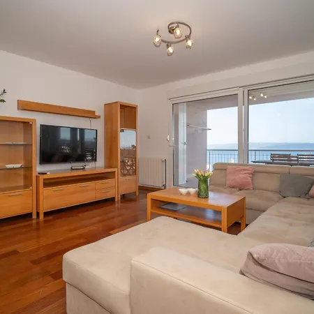 Lilly Apartment